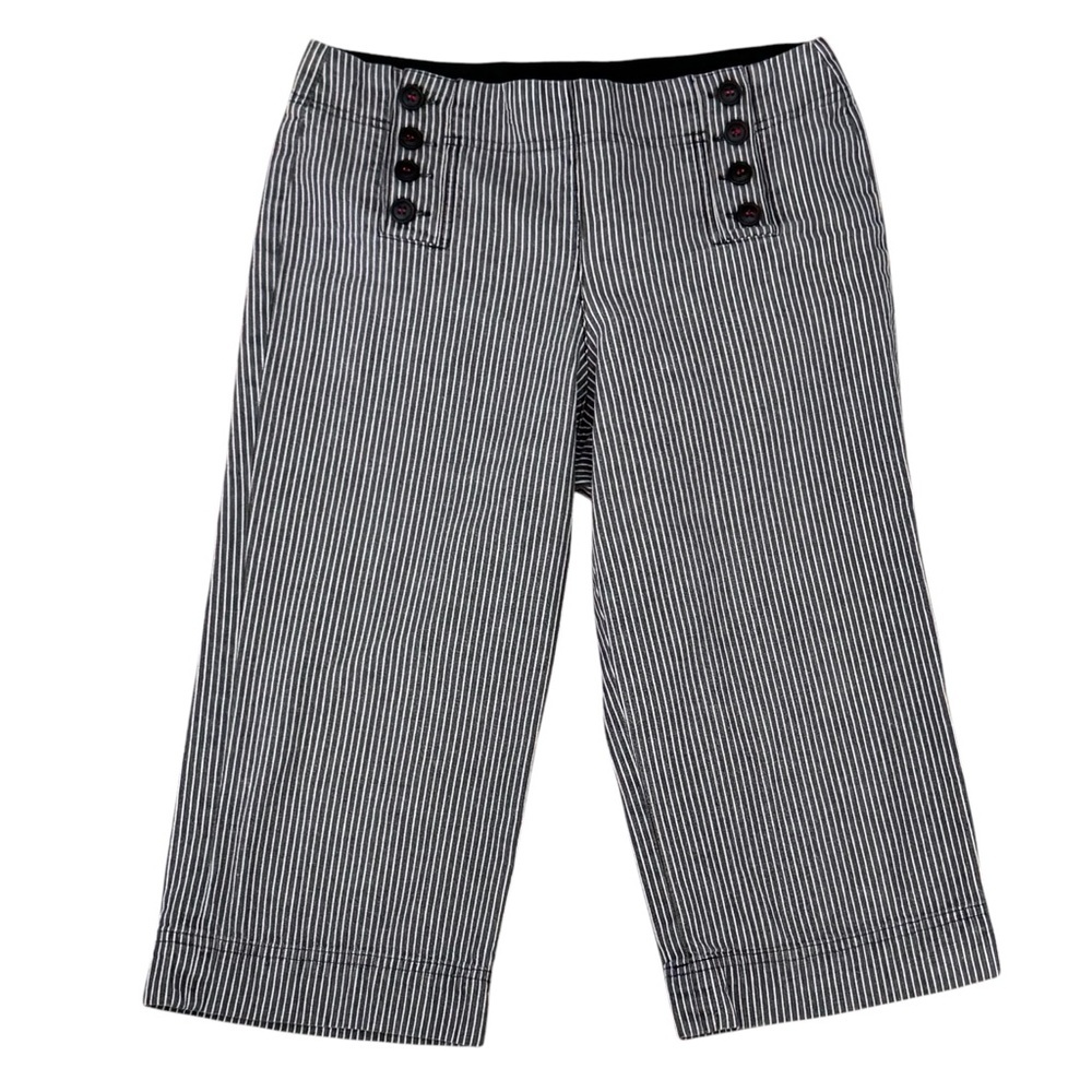 Larry Levine Size 6 Black Denim Pinstripe Button Front Cotton Capri Pants